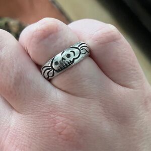Sue Gray deaths head sterling silver thick ring size 7